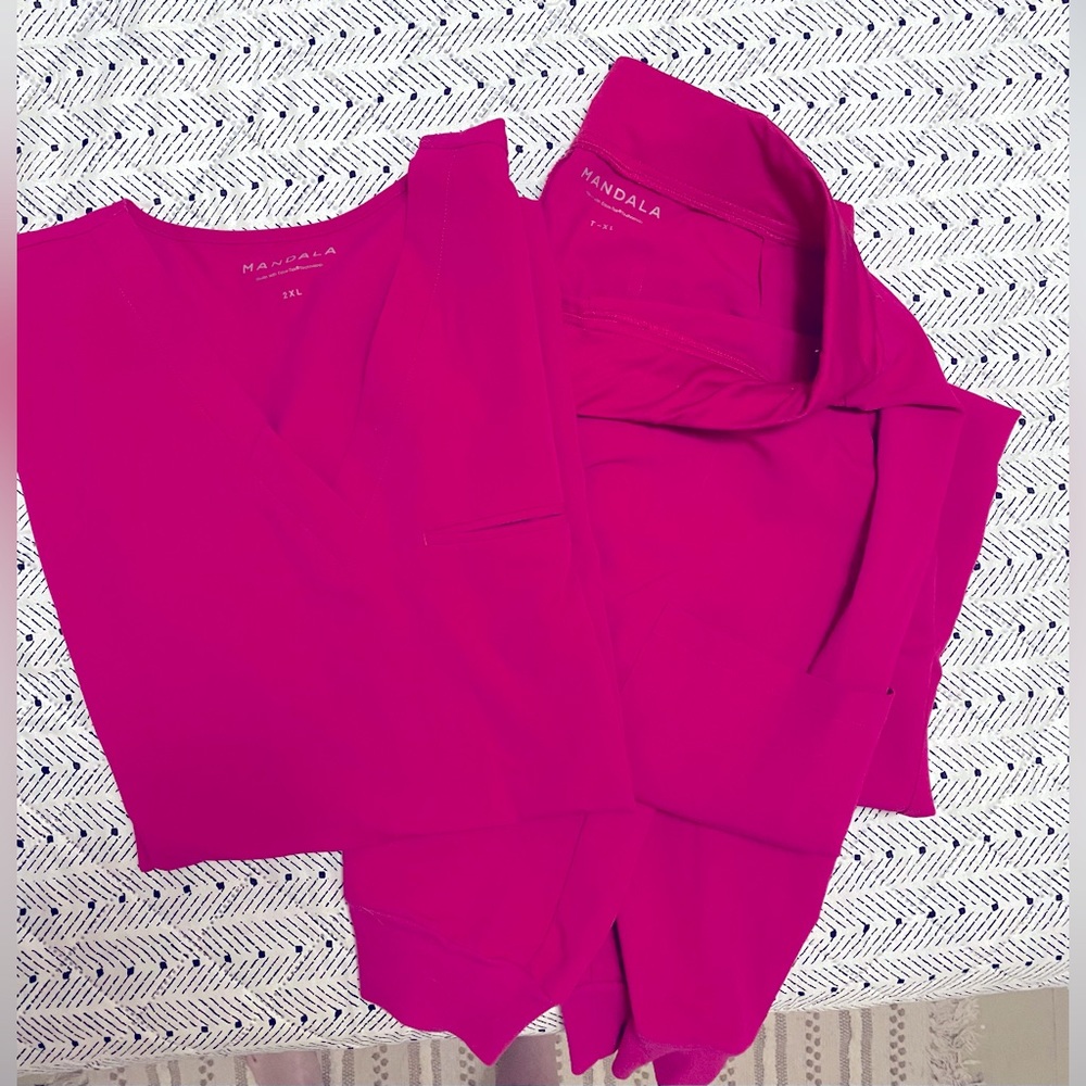Mandala scrub Set Fuchsia in color. Top 2XL Bottom XL tall.